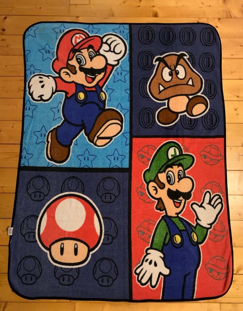 Nintendo Super Mario Bros. Plush Throw Fleece Blanket 50x60